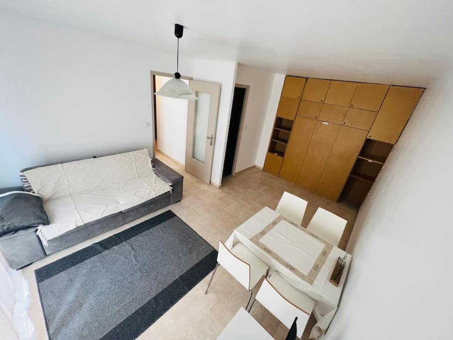 Studio 4 Couchages A 200 M De La Plage Avec Garage, Linge De Maison Et Serviettes Pour 30 Euros En Option Жуан-Ле-Пин Екстериор снимка